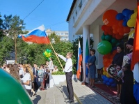 Священнослужители Елизаветинского храма поздравили школьников с Днем знаний