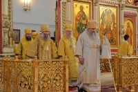 Митрополит Артемий возглавил Всенощное бдение в главном соборе края в сослужении семи архиереев