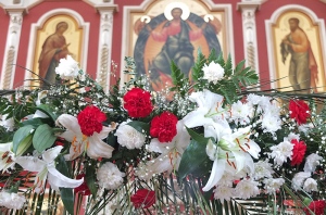 Фоторепортаж: пасхальные убранства хабаровских храмов