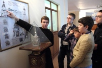 Для школьников открылась летняя смена школы юного звонаря