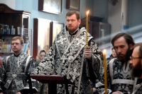 Глава Приамурской митрополии совершил чинопоследование с чтением акафиста Страстям Христовым в Градо-Хабаровском соборе Успения Божией Матери