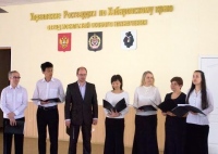 Пасхальные песнопения исполнили певчие храма для бойцов хабаровского ОМОНа