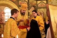 Епископ Ванинский и Переяславский Аристарх возглавил Божественную литургию в храме Петропавловского женского монастыря