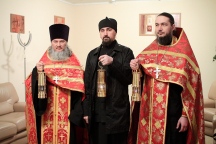 Благодатный огонь из Иерусалима доставлен в Хабаровск. 16 апреля 2012г.