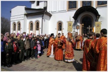 Встреча ковчега с честной главой святого мученика Виктора Воина в Биробиджане (2 мая 2010 года)