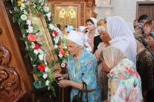 Освящение иконы Божией Матери "Одигитрия", написанной на средства Ассоциации такси г.Хабаровска. Спас-Преображенский собор - Храм преп. Серафима Саровского. 31 июля 2011г.