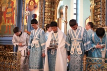 Божественная Литургия в Градо-Хабаровском соборе Успения Божией Матери. 28 августа 2011г.