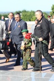 Торжественная церемония возложения венков к мемориалу воинов, павших в боях Второй мировой войны на площади Славы. 2 сентября 2011г.